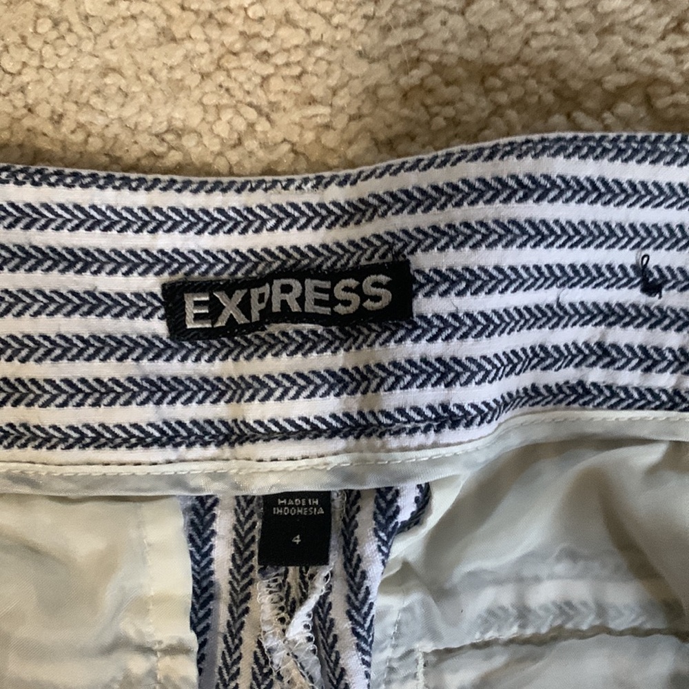 Express Linen Shorts - Picture 4 of 12